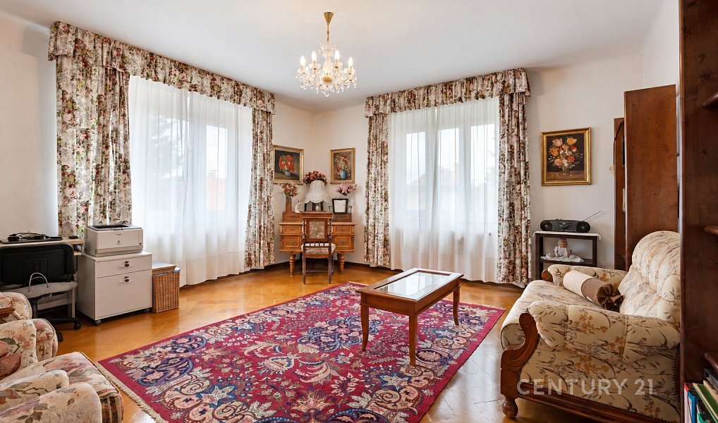 Prodej domu 215 m² s pozemkem 1 960 m², Škvorec – náhled fotky 10
