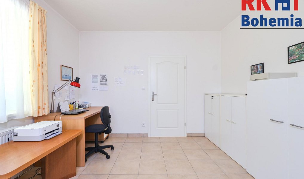 Prodej domu 266 m² s pozemkem 1 426 m², Šestajovice – náhled fotky 33