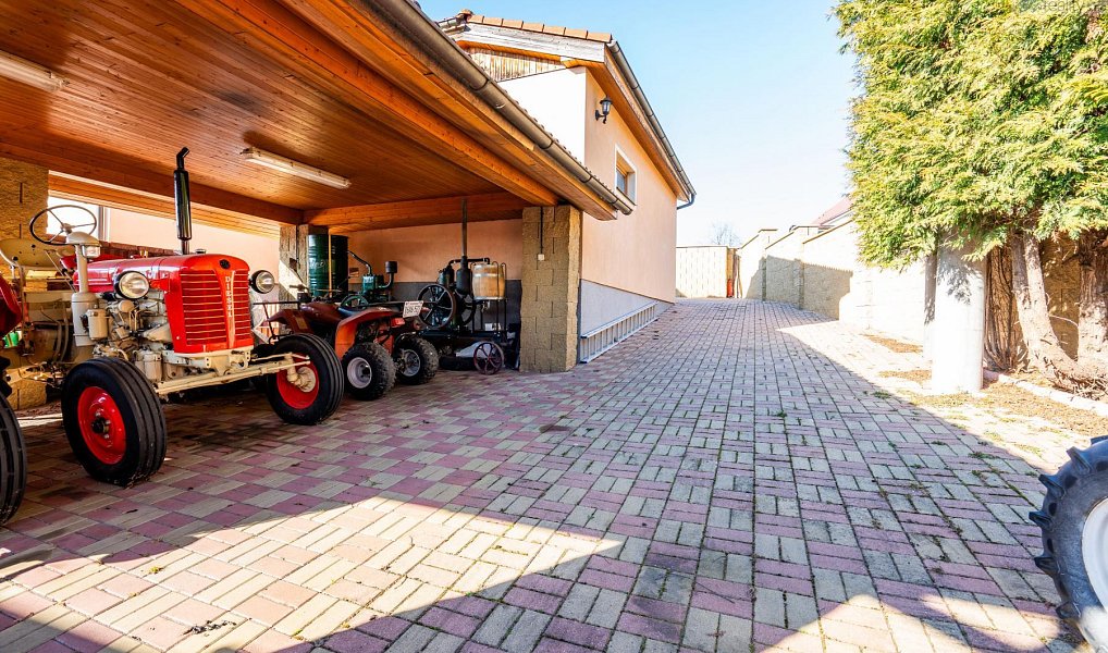 Prodej domu 200 m² s pozemkem 989 m², Lužice – náhled fotky 22