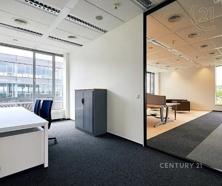 Pronájem kanceláře 166 m² — photo 2