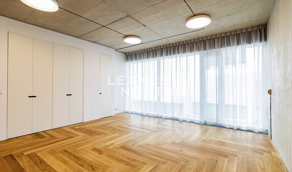 Pronájem bytu atypického 198 m², Praha – náhled fotky 3