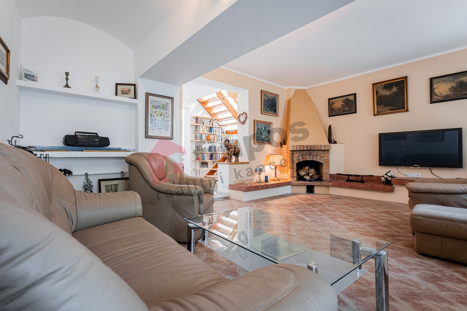 Prodej domu 415 m² s pozemkem 576 m² – fotografie 3