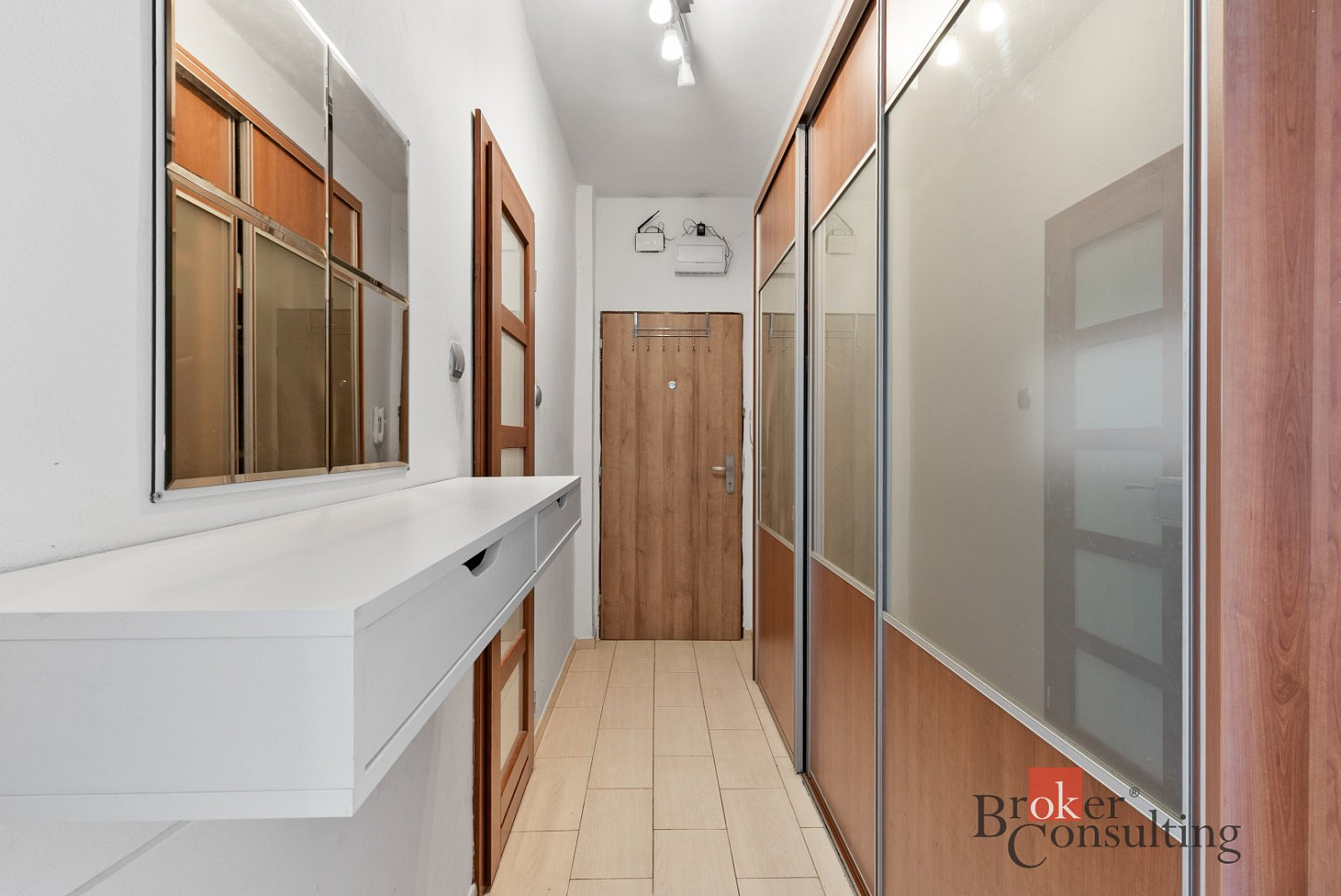 Prodej bytu 2+1 54 m² — photo 2