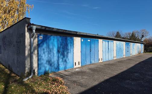 Prostorná garáž (18 m2) s elektřinou v ulici Ovocná, Rožnov České Budějovice, Ovocná, České Budějovice - České Budějovice 7