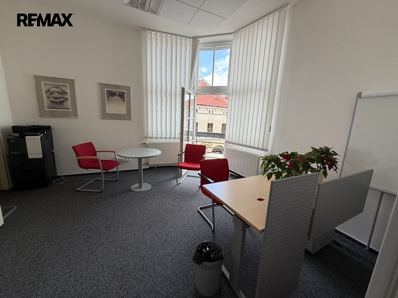 Pronájem kanceláře 199 m² – fotografie 3
