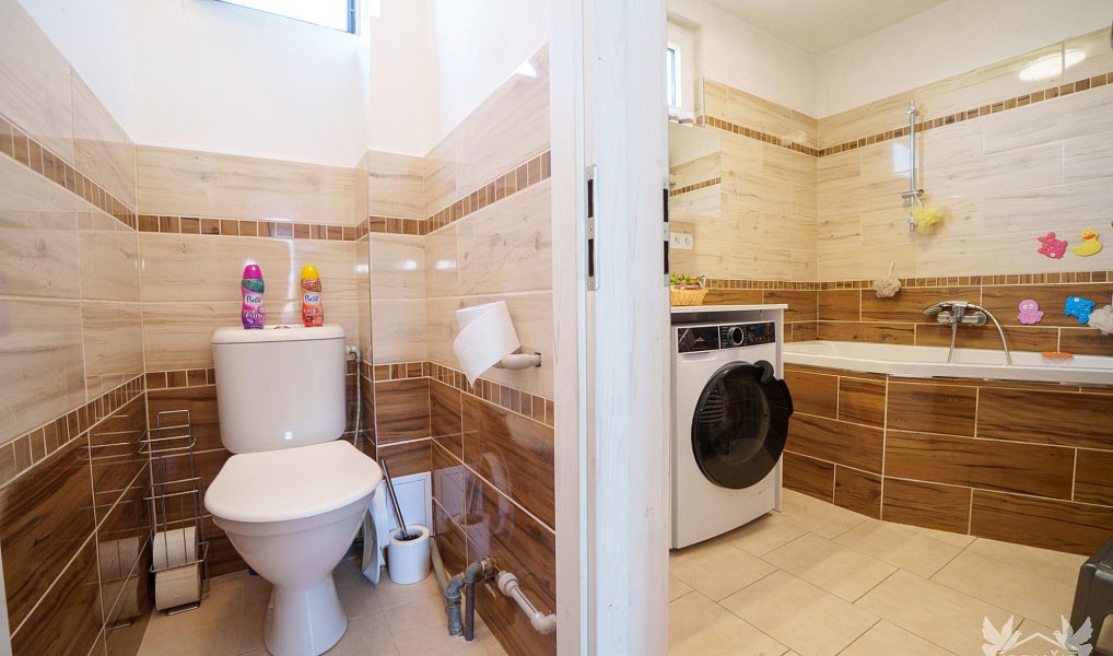 Prodej domu 176 m² s pozemkem 764 m², Koupě – náhled fotky 9