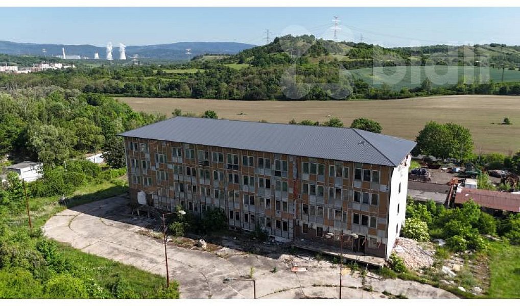 Prodej nájemního domu, činžáku 2 890 m², Kadaň – náhled fotky 2