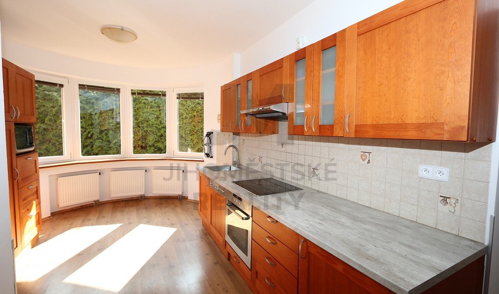 Pronájem bytu 3+1 110 m², Dolní Břežany – náhled fotky 3