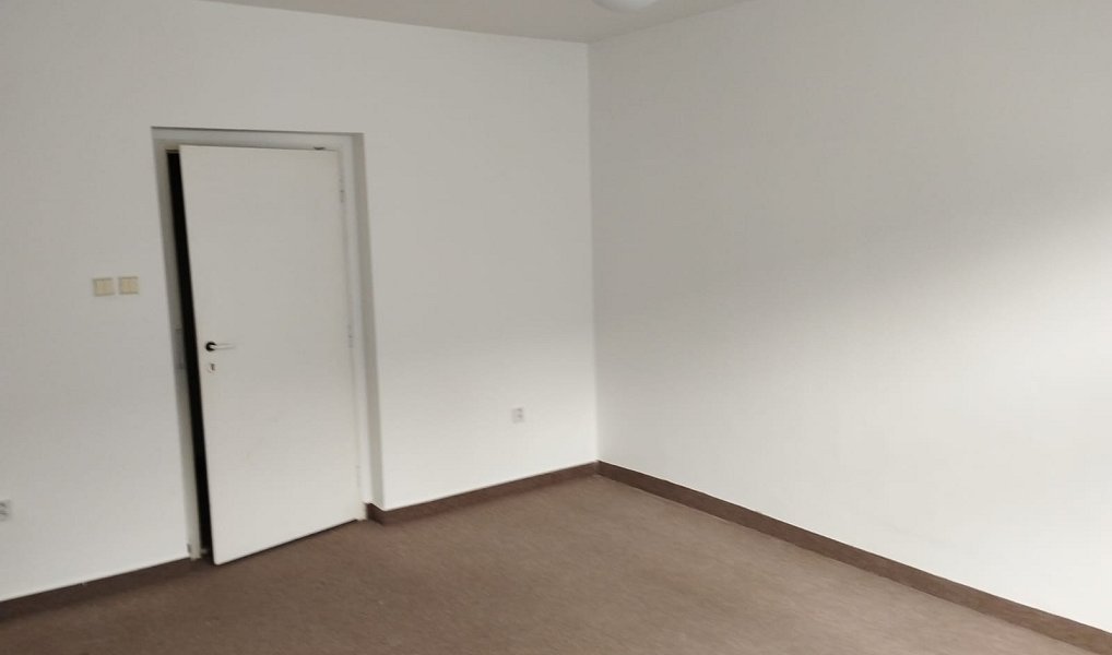 Pronájem kanceláře 30 m², Liberec – náhled fotky 3