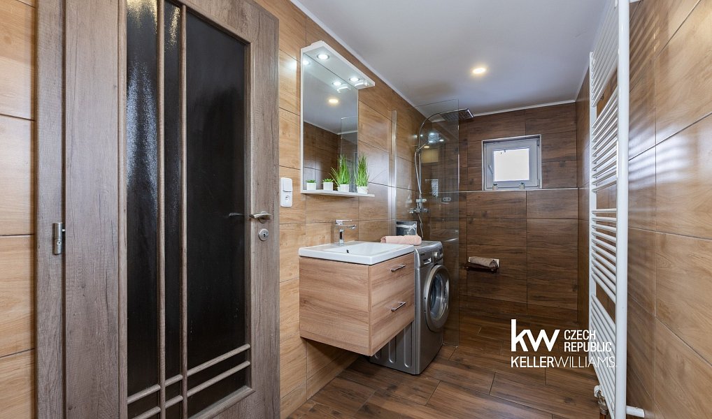 Prodej domu 176 m² s pozemkem 469 m², Dubí – náhled fotky 17