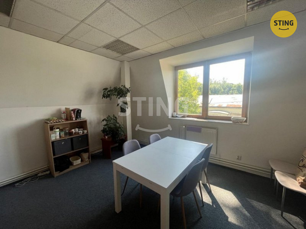 Pronájem kanceláře 100 m² – fotografie 5