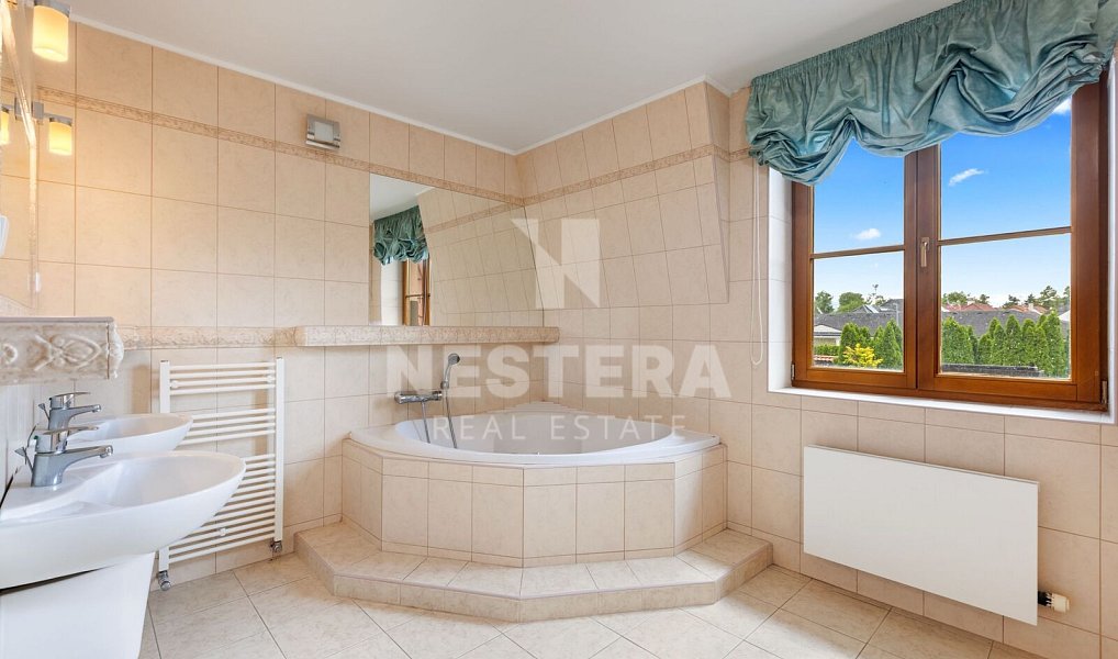 Prodej domu 444 m² s pozemkem 2 325 m², Vestec – náhled fotky 17