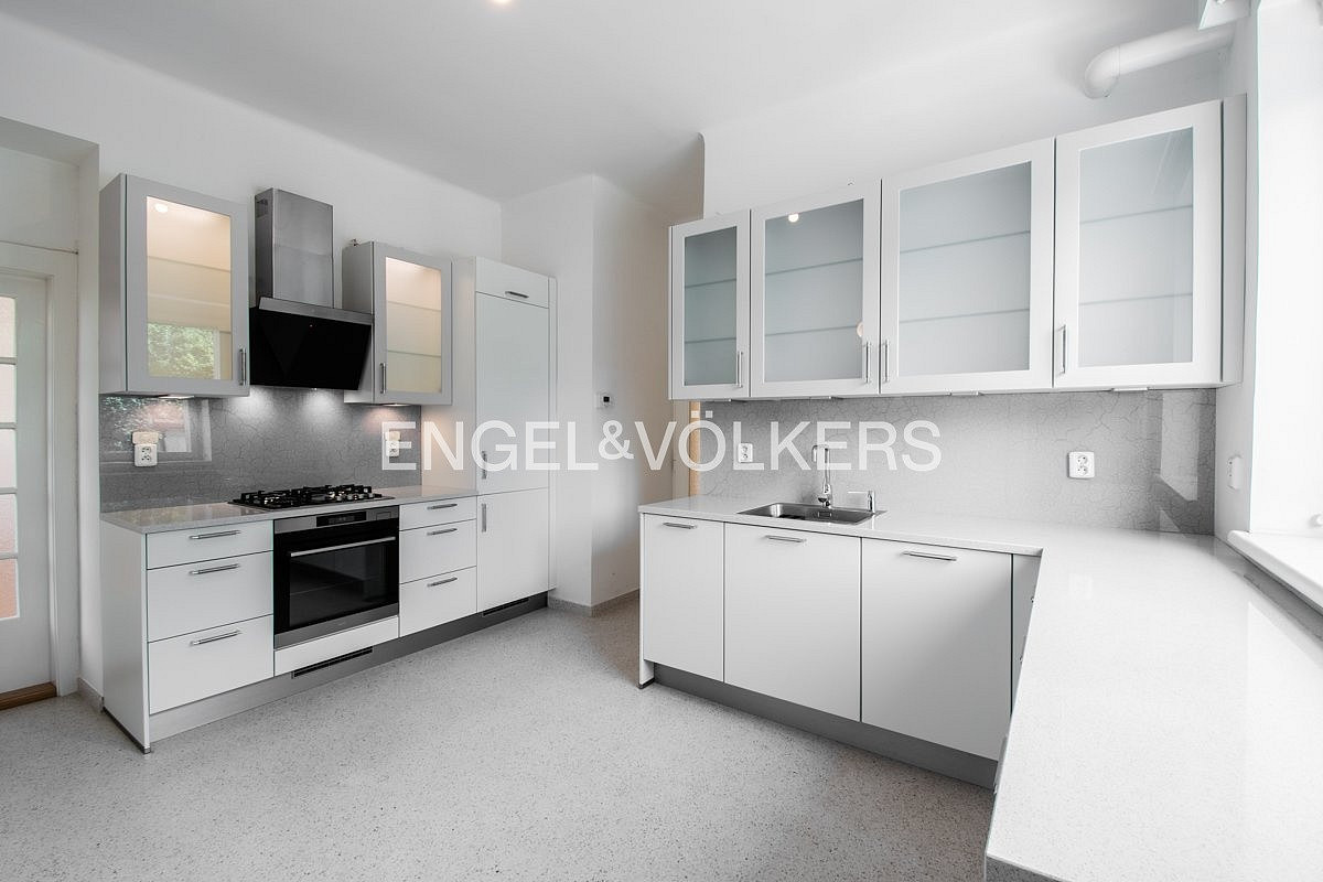 Pronájem bytu 3+1 102 m² — photo 2