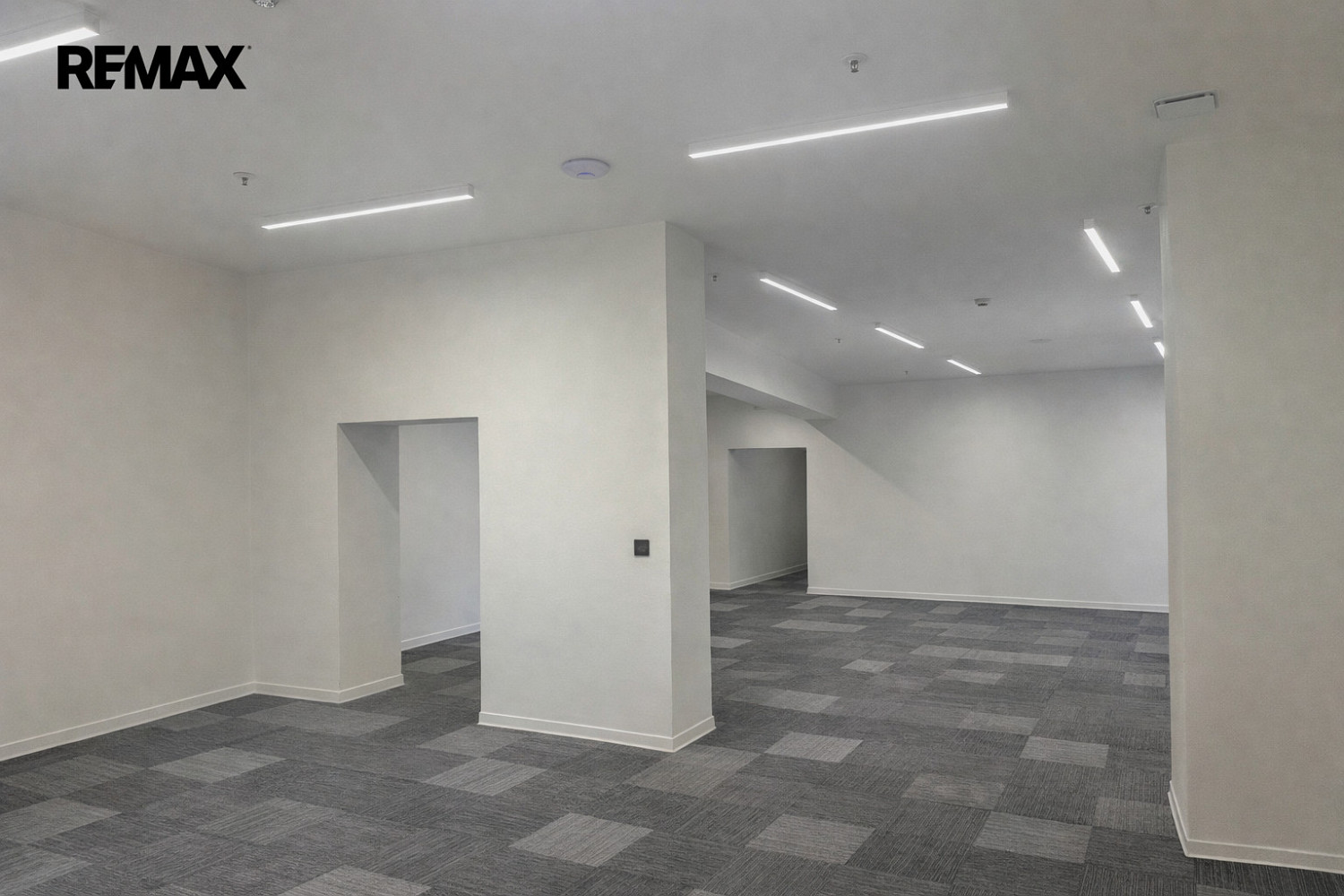 Pronájem kanceláře 75 m² – fotografie 2