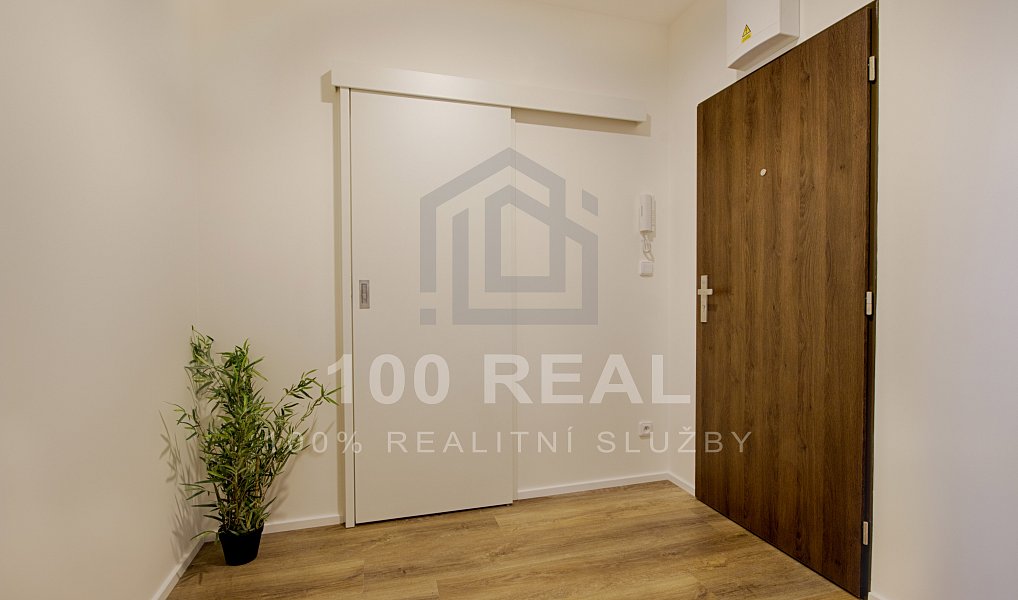 Pronájem bytu 2+kk 45 m², Hradec Králové – náhled fotky 11