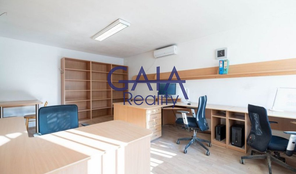 Prodej kanceláře 692 m², Vacenovice – náhled fotky 2