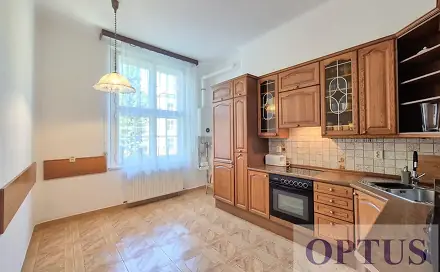 Pronájem bytu 3+1 78 m², Na valech, Praha 6 - Hradčany