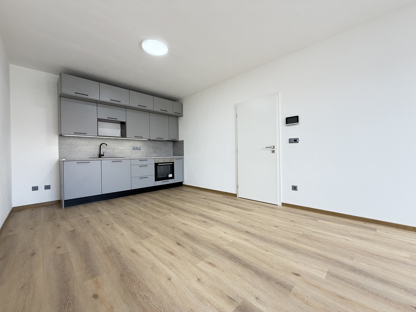 Pronájem bytu 2+kk 48 m² – fotografie 2