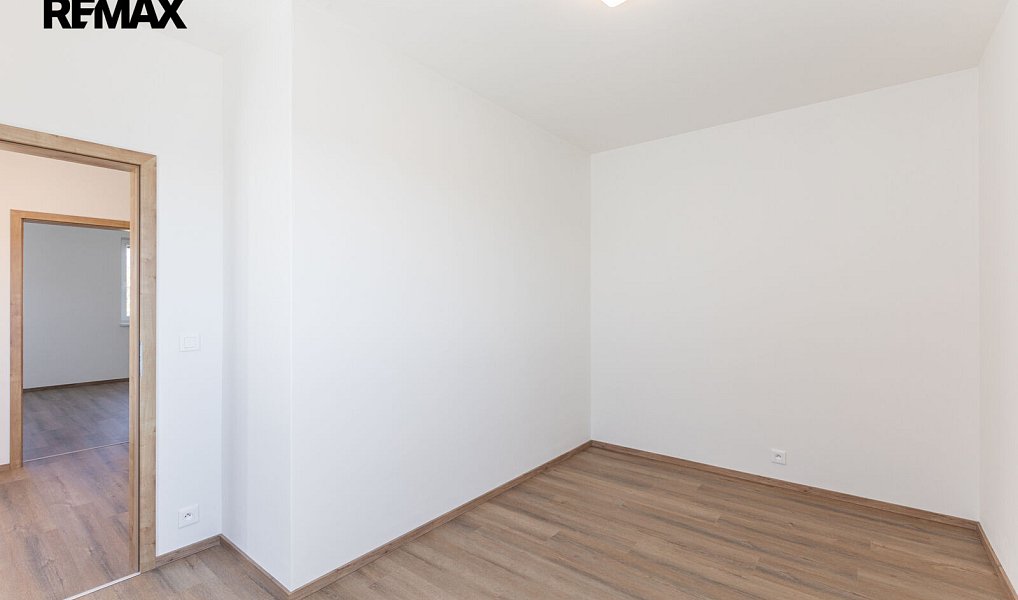 Pronájem domu 107 m² s pozemkem 124 m², Praha – náhled fotky 17