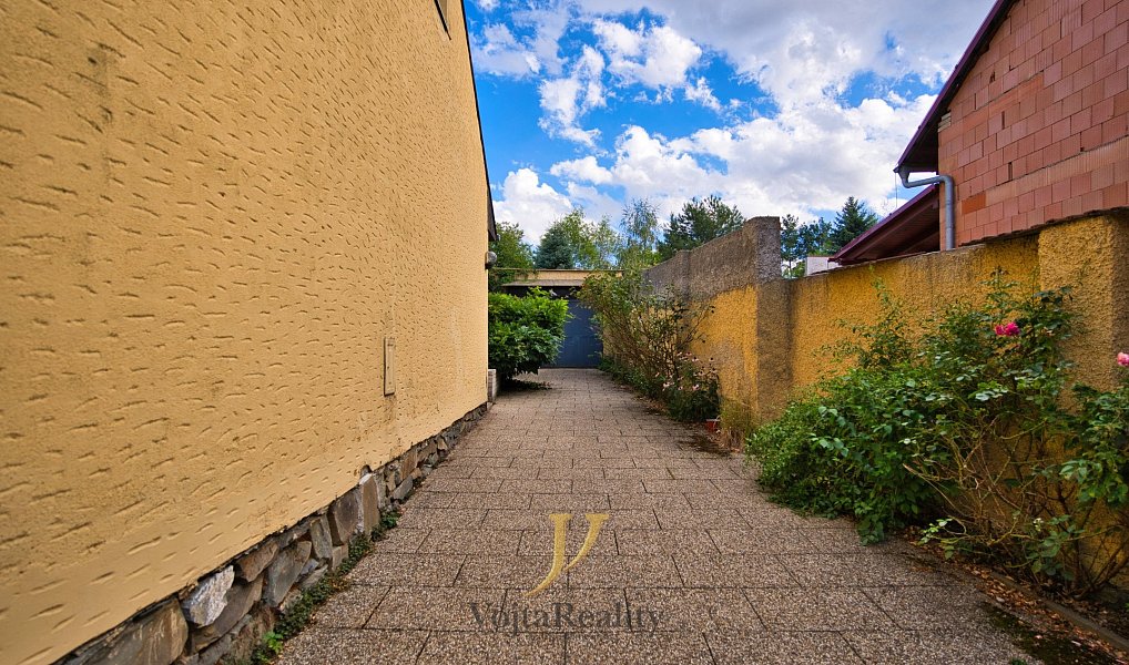 Prodej domu 160 m² s pozemkem 1 494 m², Cholina – náhled fotky 21