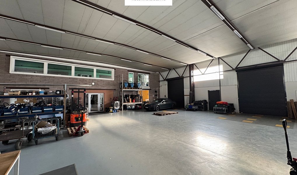 Prodej výrobních prostor 1 598 m², Dolní Břežany – náhled fotky 7