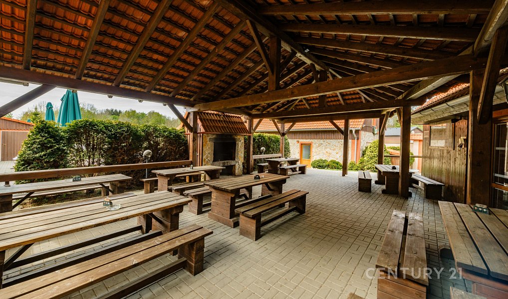 Prodej ubytovacího objektu 1 320 m², Jistebnice – náhled fotky 10
