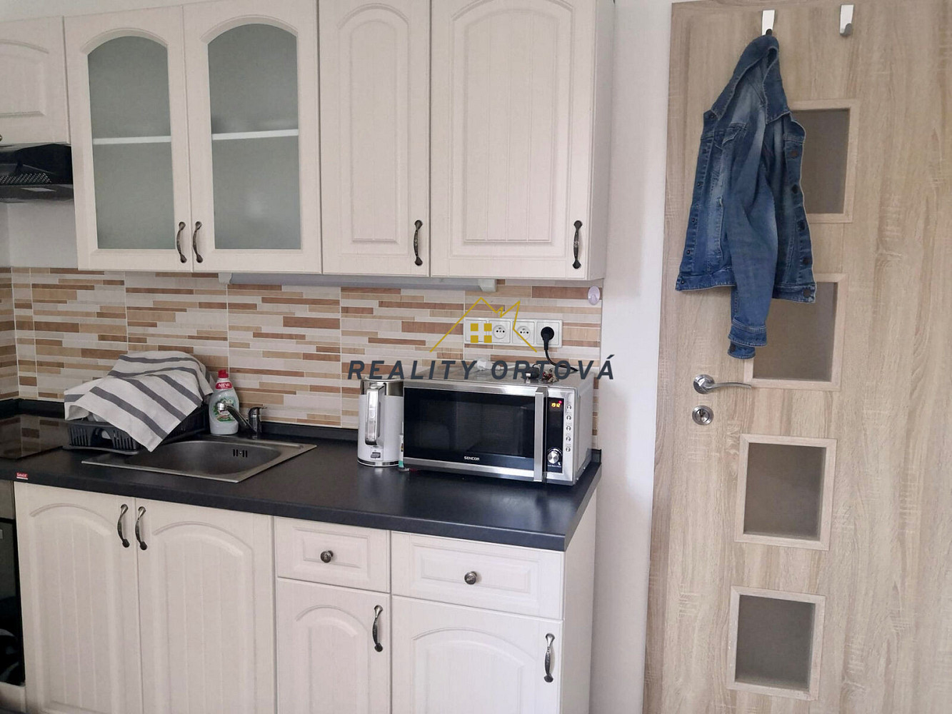 Pronájem bytu 2+kk 35 m² – fotografie 2