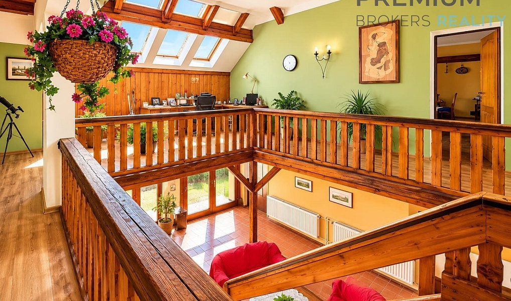 Prodej domu 440 m² s pozemkem 2 313 m², Měrunice – náhled fotky 7