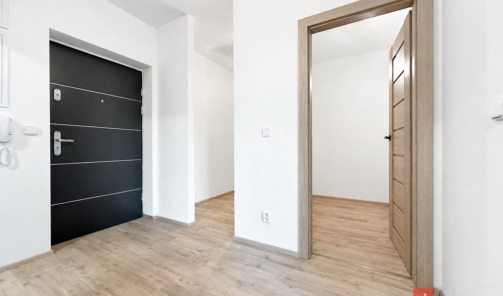 Pronájem bytu 2+kk 60 m², Pohořelice – náhled fotky 4