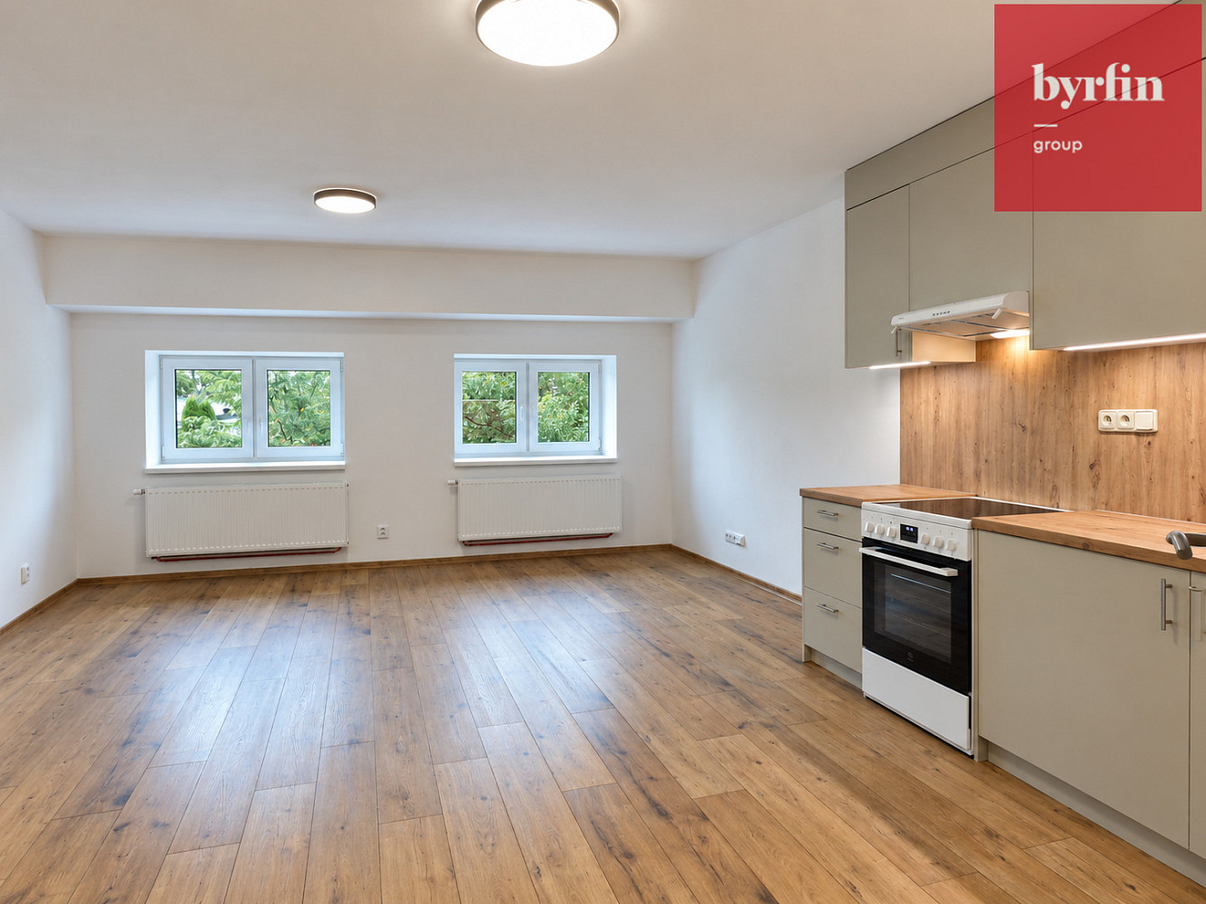 Pronájem bytu 1+kk 38 m² – fotografie 2
