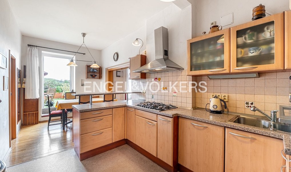 Prodej domu 255 m² s pozemkem 740 m², Praha – náhled fotky 5