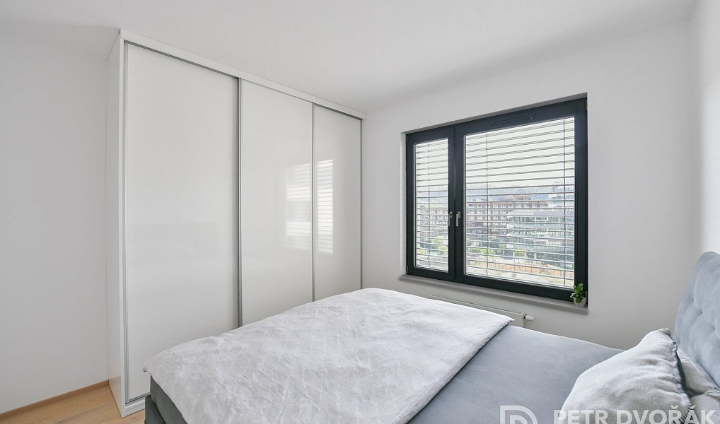 Pronájem bytu 2+kk 58 m², Praha – náhled fotky 3