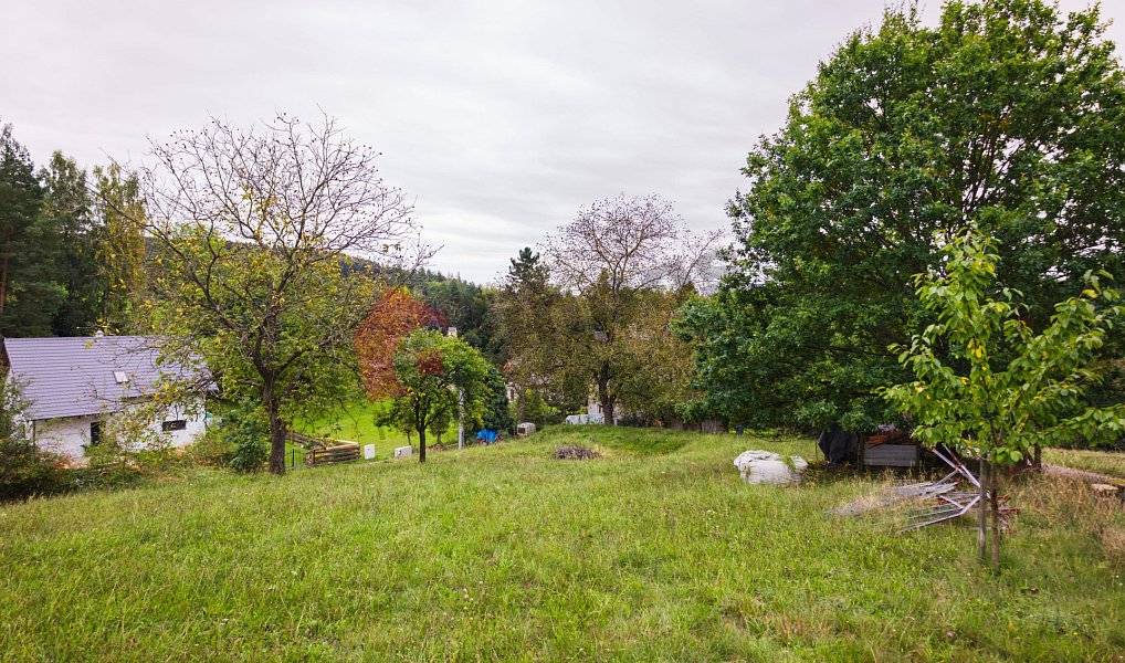 Prodej stavebního pozemku 1 801 m², Radim – náhled fotky 9