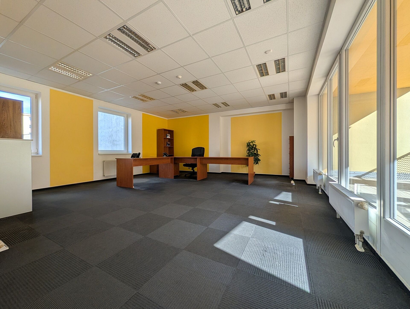 Pronájem kanceláře 68 m² – fotografie 4