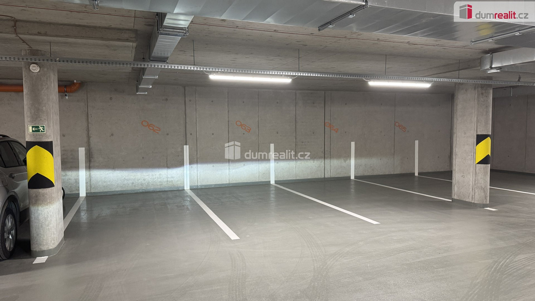 Garážové stání vč. el. přípojky pro el. auta p-5 u komína 369 — photo 2