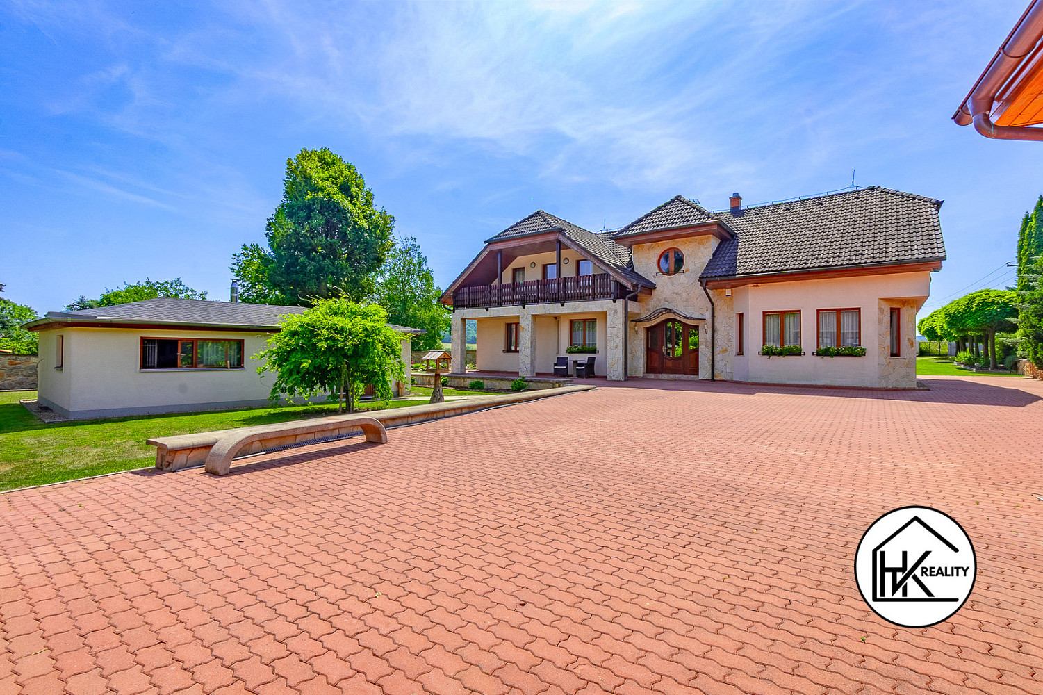 Prodej domu 300 m² s pozemkem 3 840 m²