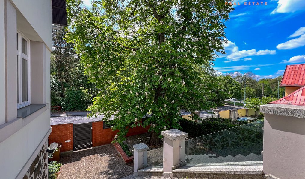Prodej domu 312 m² s pozemkem 927 m², Praha – náhled fotky 11