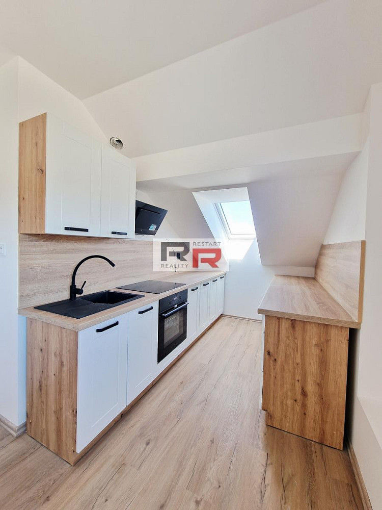 Pronájem bytu 2+kk 45 m² – fotografie 2