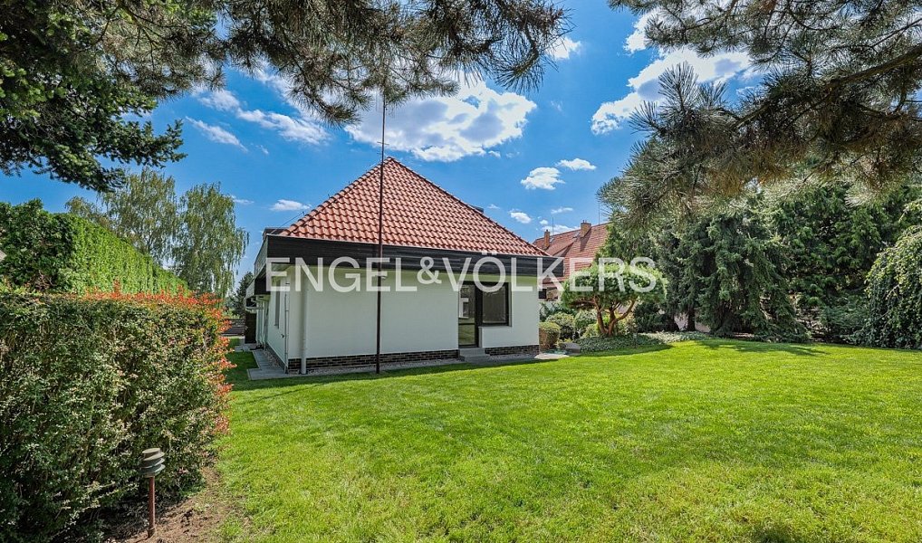 Pronájem domu 417 m² s pozemkem 1 000 m², Praha – náhled fotky 19