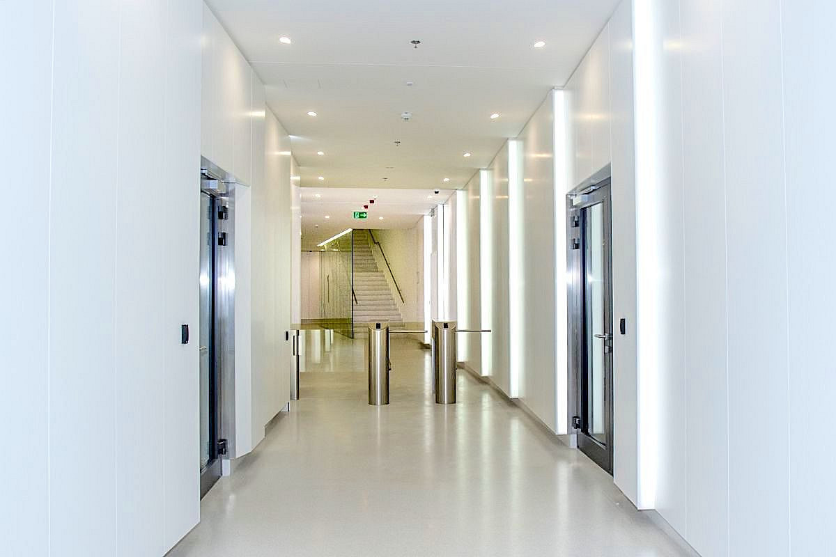 Pronájem kanceláře 347 m² – fotografie 4