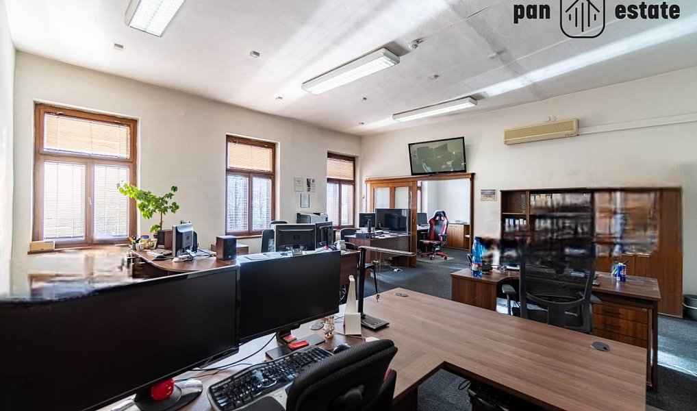 Prodej obchodních prostor 460 m², Vsetín – náhled fotky 3