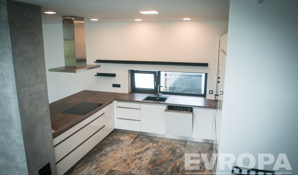 Pronájem domu 205 m² s pozemkem 485 m², Pardubice – náhled fotky 9