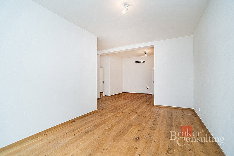 Pronájem kanceláře 110 m² – fotografie 5
