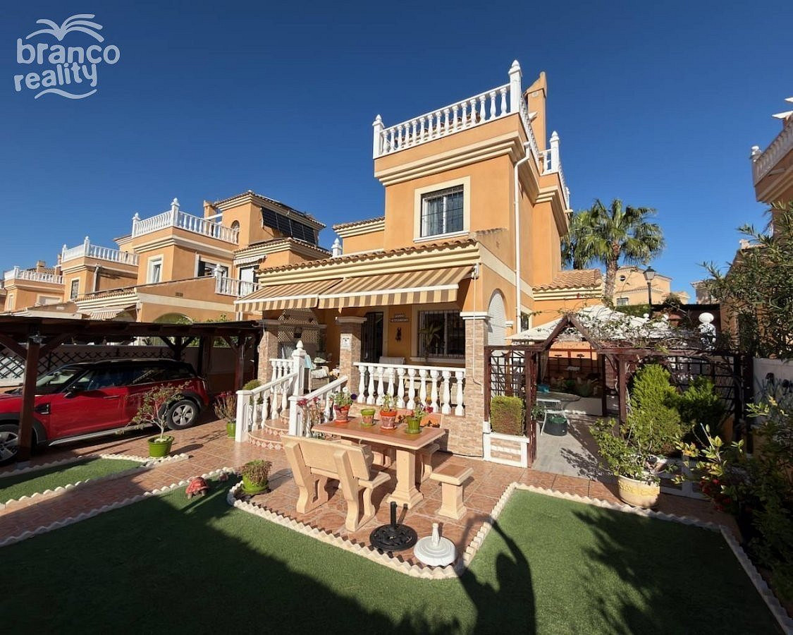 Prodej domu 180 m² s pozemkem 200 m², Algorfa - La Finca Golf