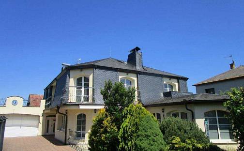 Prodej domu 436 m² s pozemkem 696 m², Ke Hřišti, Čestlice, okres Praha-východ