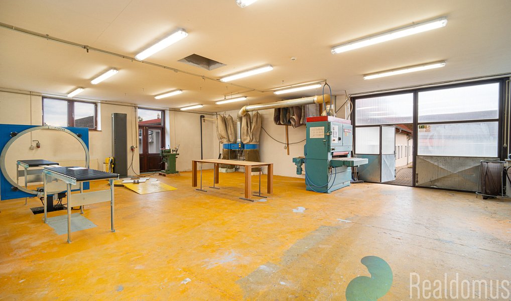 Prodej výrobních prostor 1 075 m², Babice – náhled fotky 15