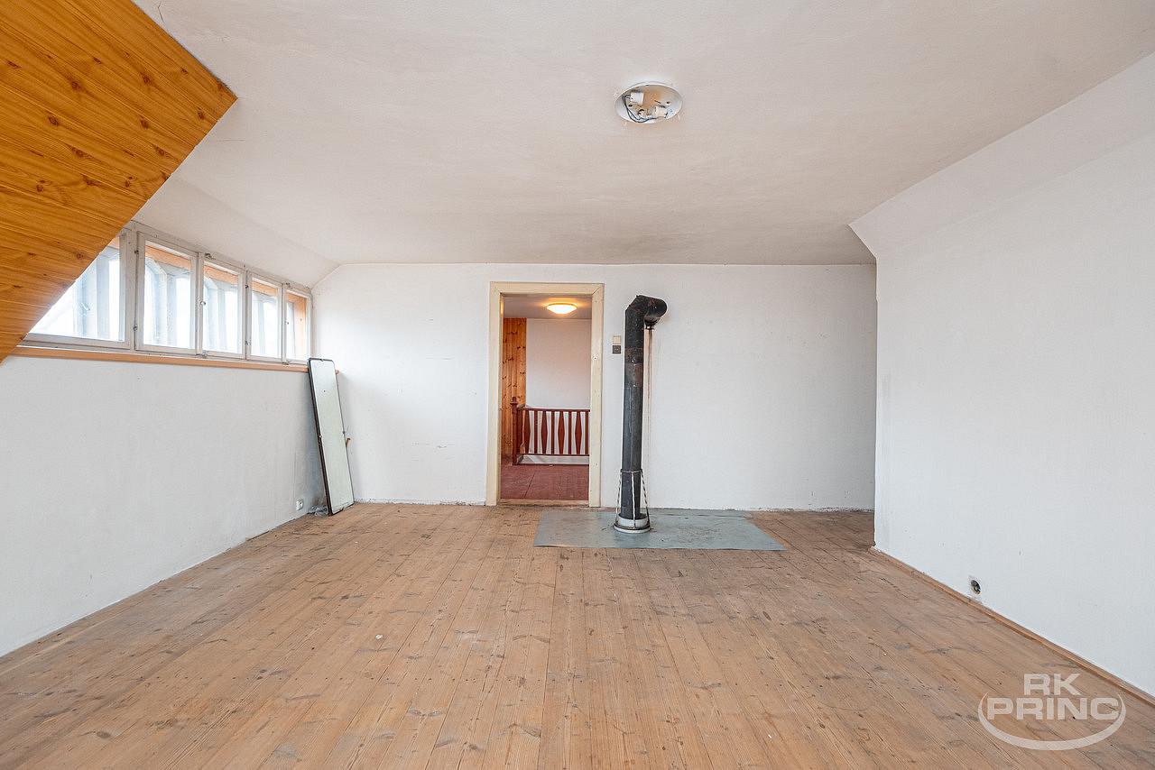 Prodej domu 187 m² s pozemkem 587 m² – fotografie 2