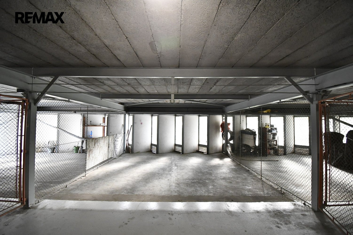 Prodej dvou parkovacích stání 26 m2, ulice mrštíkova - hradec králové — photo 3