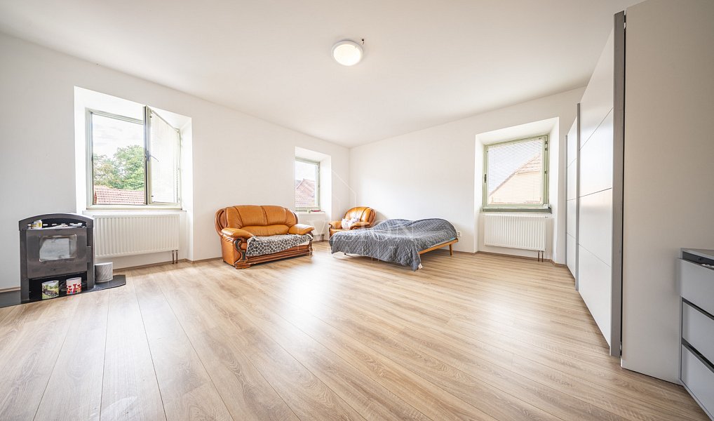 Prodej nájemního domu, činžáku 284 m², Všemyslice – náhled fotky 12