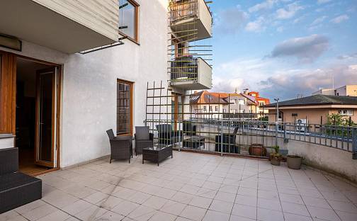 Prodej bytu 2+kk 42 m², Pelušková, Praha 9 - Kyje